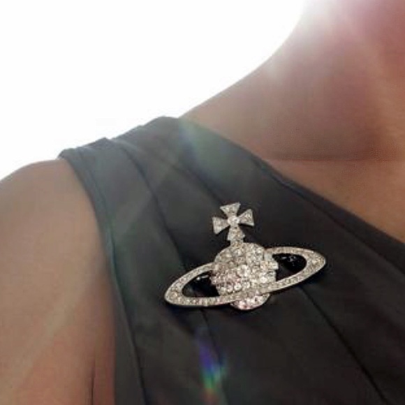VIVIENNE WESTWOOD BAS RELIEF CRYSTAL ORB BROOCH | PIN - Picture 5 of 11